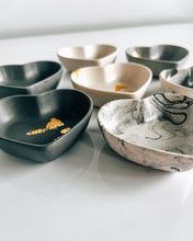 Load image into Gallery viewer, Mini Heart Dish
