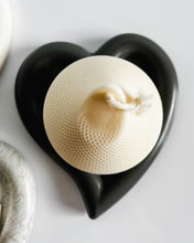Load image into Gallery viewer, Heart Dish
