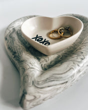 Load image into Gallery viewer, Heart Dish