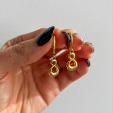 Load image into Gallery viewer, Infinity Twist Hoop Earrings