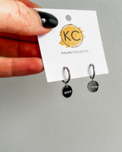 Load image into Gallery viewer, Heart Stamped Hoop Earrings
