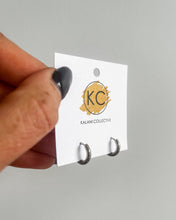 Load image into Gallery viewer, Sleeper Earrings