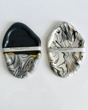 Load image into Gallery viewer, Oval Wavy Dish