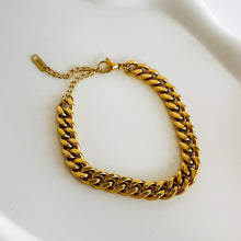 Load image into Gallery viewer, Chunky Curb Bracelet