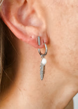 Load image into Gallery viewer, Tui Hoop Earrings