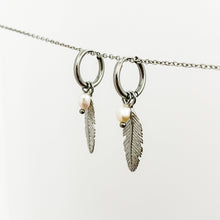 Load image into Gallery viewer, Tui Hoop Earrings