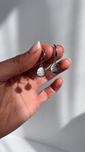Load image into Gallery viewer, Ripple Hoops