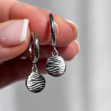 Load image into Gallery viewer, Ripple Hoops