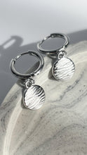 Load image into Gallery viewer, Ripple Hoops