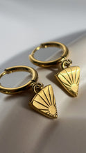 Load image into Gallery viewer, Radiate Hoops